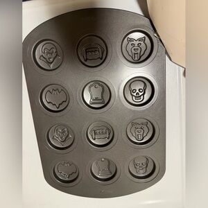 Halloween cookie/cupcake pan